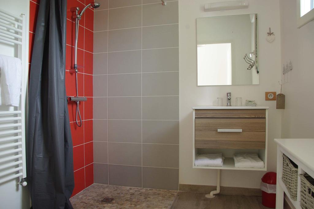 Les Abris Du Chateau Mer Room photo